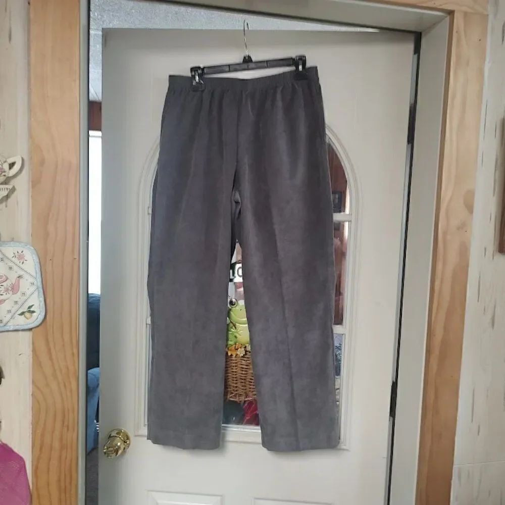 New Alfred Dunner Classic Fit Gray Pants Size Women's 12 Petite